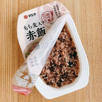 画像1: もち麦入り赤飯150g×12個入　 -送料無料-   北海道産小豆、九州産黒米使用。無添加、無着色。
